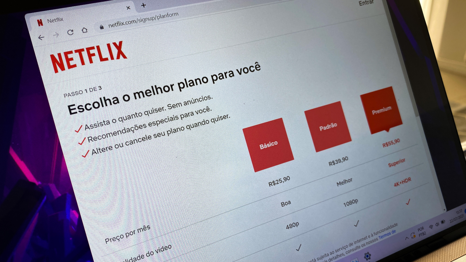 Netflix: novo plano com anúncios chega ao Brasil com pendências