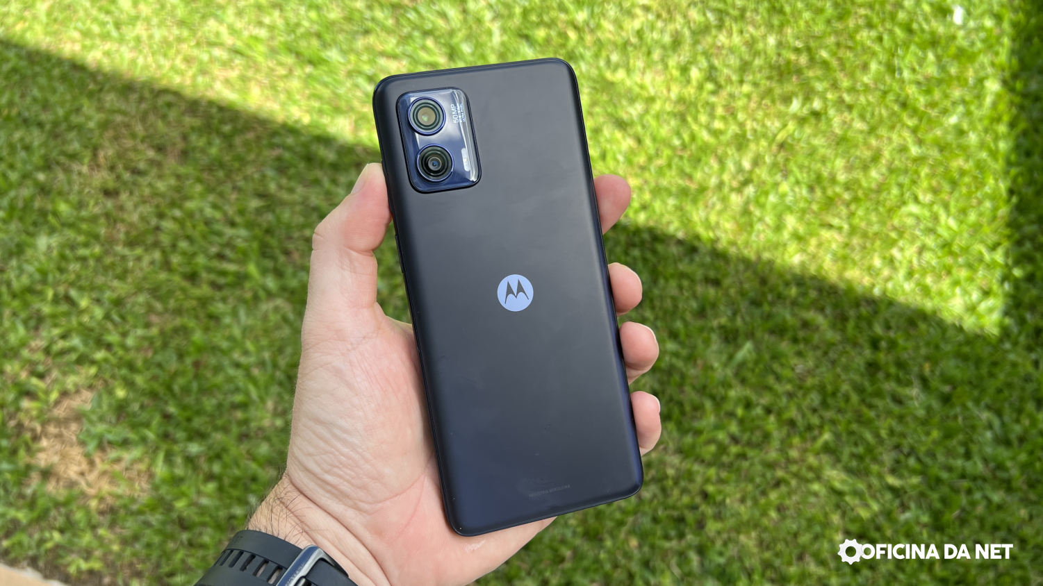 Galaxy M34 vs Moto G73: melhor celular acessível é da Samsung ou da  Motorola?