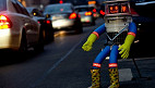 Vândalos destroem HitchBOT, o robô mochileiro