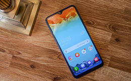 Galaxy M10s aparece com especificações completas, com tela AMOLED e bateria 4,000 mAh