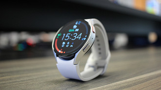 Galaxy Watch 6, 5 e 4 ganham nova atualização do UI Watch 5 com novo design na tela de chamadas/ligações. Fonte: Oficina da Net