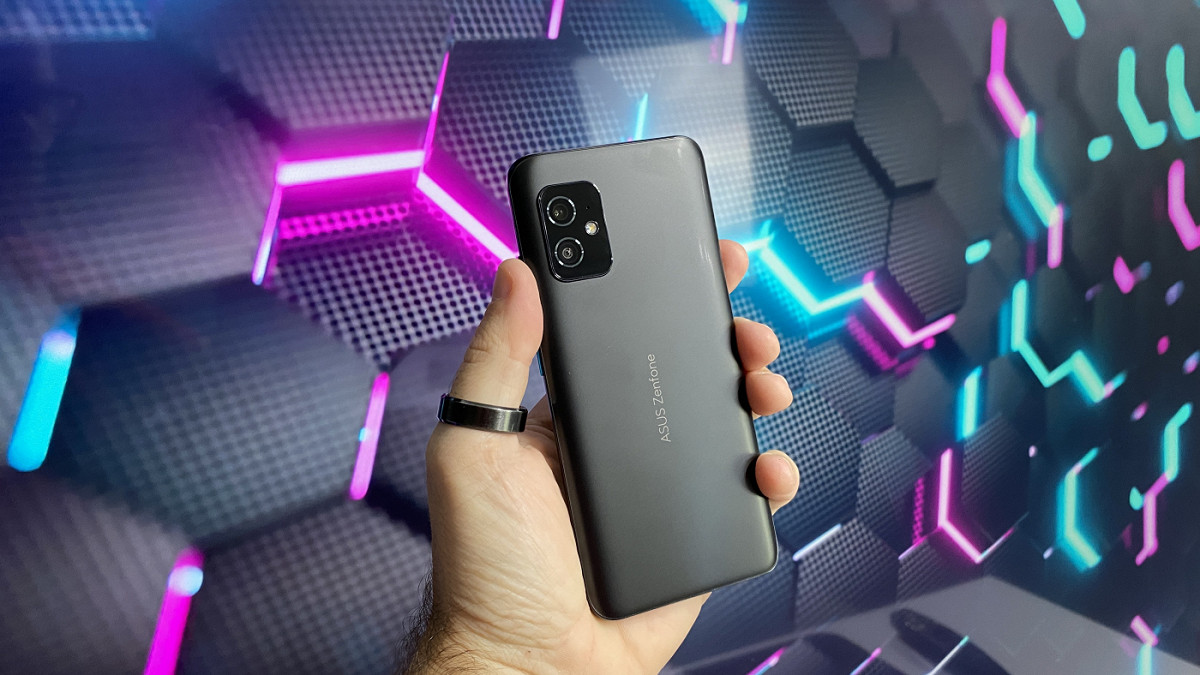 Zenfone 8