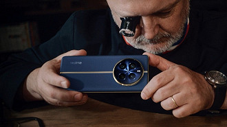 O Realme 12 Pro+ conta com um acabamento premium, inspirado nos relógios de luxo