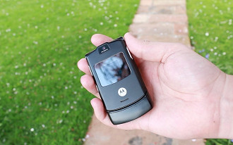 Motorola V3 reprodução: YouTube