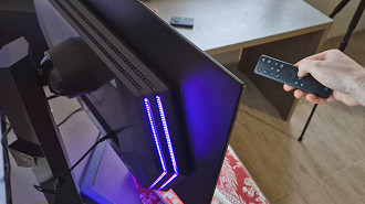 Iluminação RGB traseira - LG 27GS95Q3-B