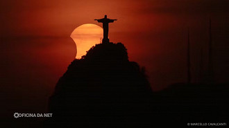 Rio de Janeiro, eclipse parcial por trás do Cristo Redentor. Foto: Marcello Cavalcanti/Reprodução