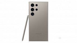 O Galaxy S24 Ultra acompanha a S Pen. Imagem: Samsung/Reprodução