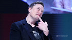 Elon Musk se torna o 1º a acumular mais de US$ 400 bilhões