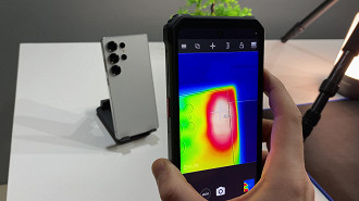 Temperatura do Galaxy S25 Ultra na câmera térmica FLIR